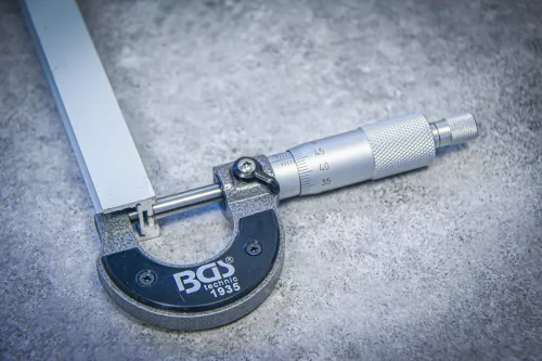 BGS kengyeles mérőcsavar Pontosság: 0,01 mm 0 - 25 mm