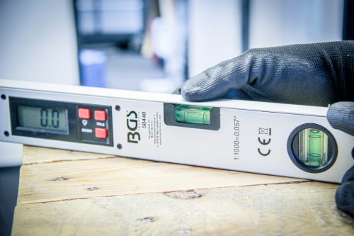 BGS digitális LCD szögmérő vízmértékkel 450 mm
