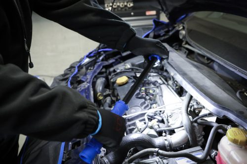 BGS akkus COB-LED-es motorháztetőre rögzíthető lámpa feszítőszerkezetes tartóval