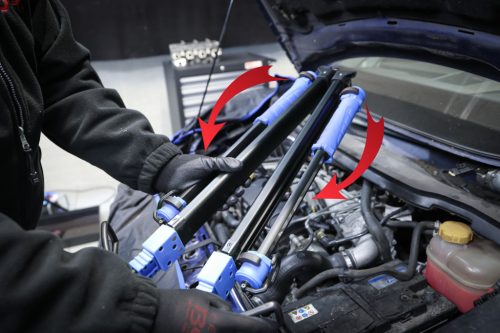 BGS akkus COB-LED-es motorháztetőre rögzíthető lámpa feszítőszerkezetes tartóval