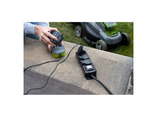 Brennenstuhl kültéri elosztó hármas, kapcsolóval 2m, IP44