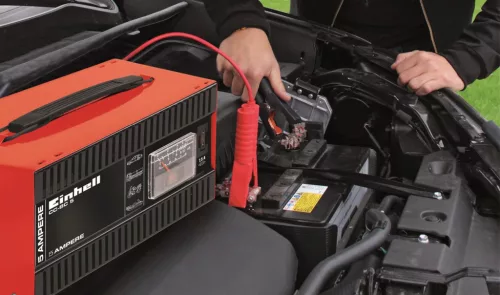 Einhell akkutöltő autóhoz 12 V 5 A CC-BC 5