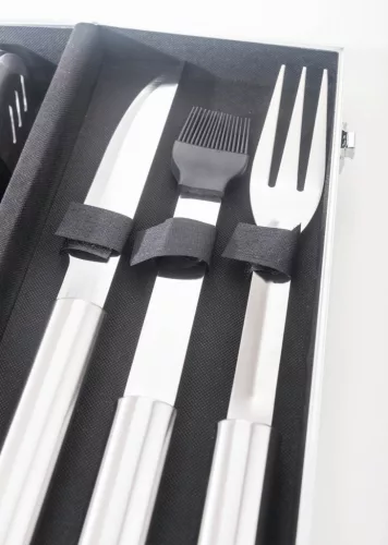 Grillező eszközkészlet 5 részes, alumínium bőrönd