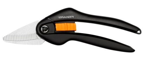 Fiskars sINGLESTEP univerzális olló SP28