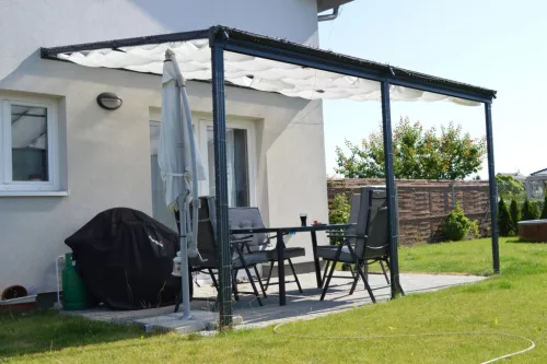 Alumínium pergola Wall 43 antracit + opal PC