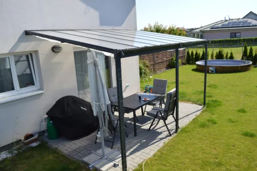 Alumínium pergola Wall 43 antracit + opal PC