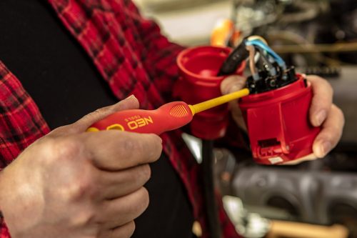 Neo csavarhúzó, lapos, 5,5x125 mm, szigetelt