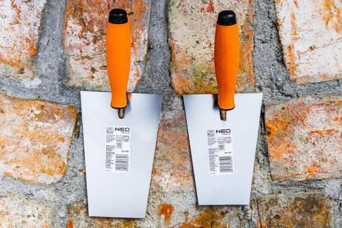 Neo kőműves kanál szögletes 180 mm, fa markolat