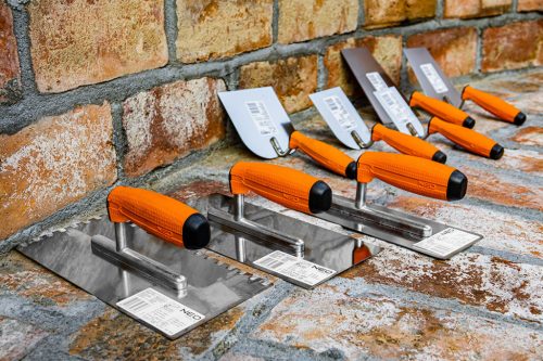 Neo acél simító, fogazott 270x128 mm, 10x10x10 mm, bianyag markolat