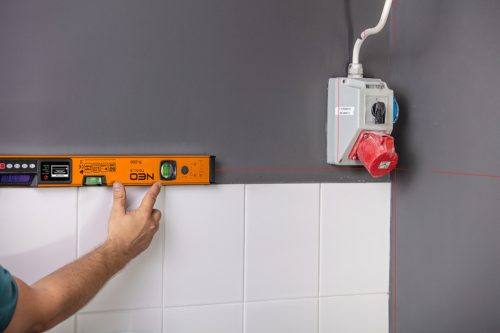 Neo digitális vízmérték, szögmérővel és lézer irányzékkal