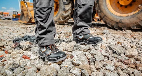 Neo munkacipő, bőr 45, S1P SRA