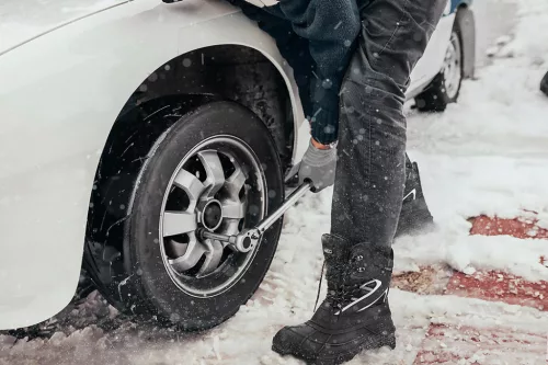 Neo hótaposó bakancs, fűzős, fényvisszaverő betétekkel, 45