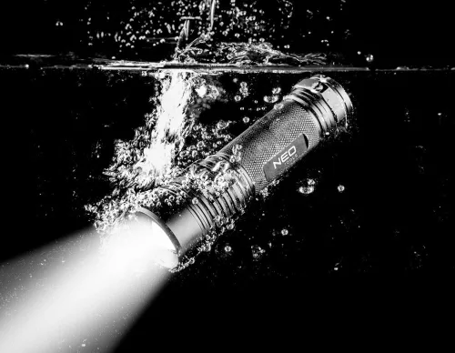 Neo zseblámpa 200 lm, fókuszálható